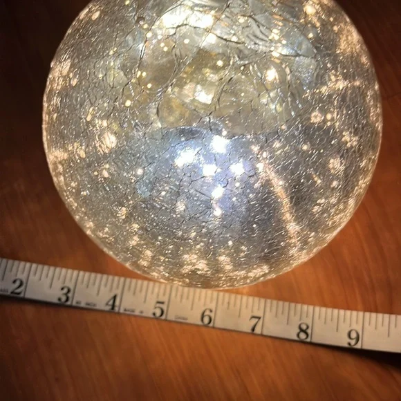 LED Illuminated Golden Orb - Picture 7 of 7